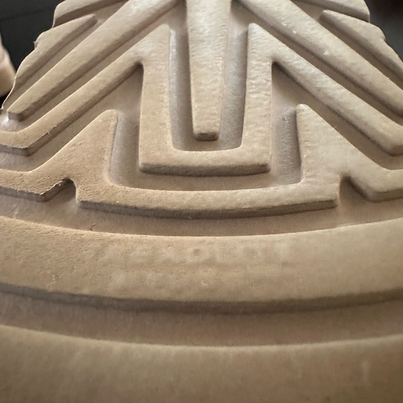 Women’s size 6 UGG boots very lightly worn. Sand color suede/gold fleck accent - Picture 2 of 13